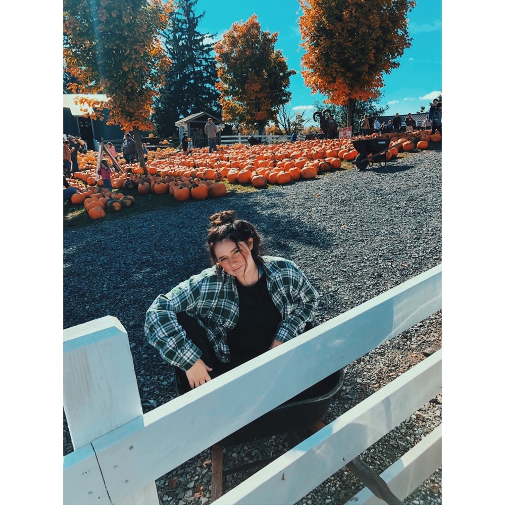 Meet your Posher, Makayla